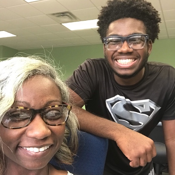 Meet your Posher, Krystal - Picture 2 of 2